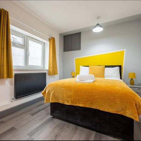 Stunning One Bedroom Apartments Near Shops & Central Cardiff Luaran gambar