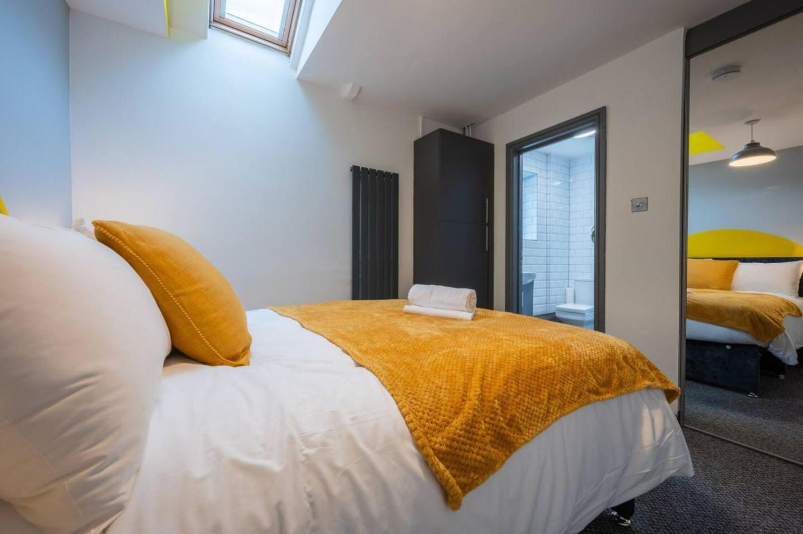 Stunning One Bedroom Apartments Near Shops & Central Cardiff Luaran gambar