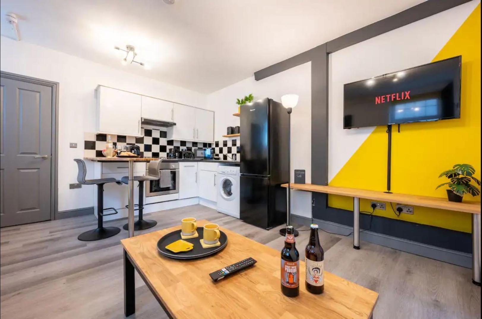 Stunning One Bedroom Apartments Near Shops & Central Cardiff Luaran gambar